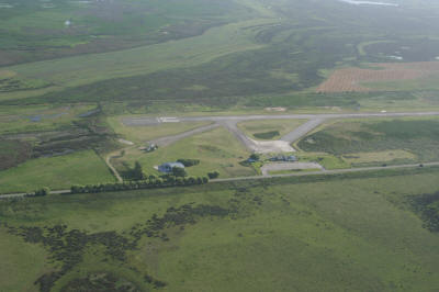 aeropuerto de villa gesell cabecera en la que se ve la terminal de operaciones